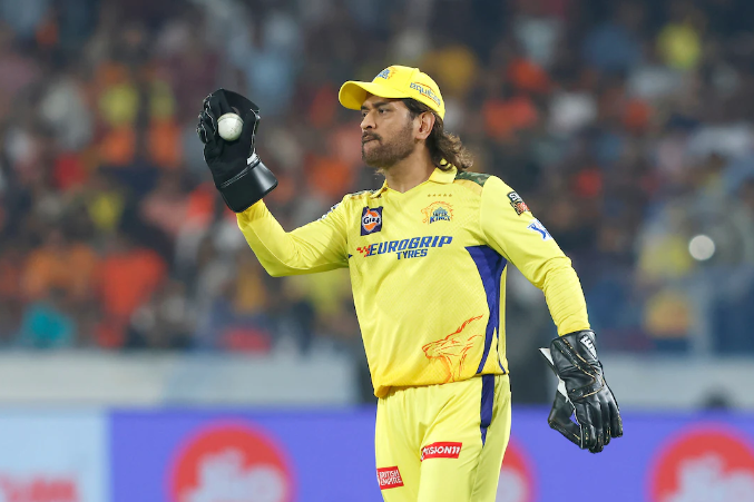MS Dhoni Pokes Fun at IPL Retention Buzz: 