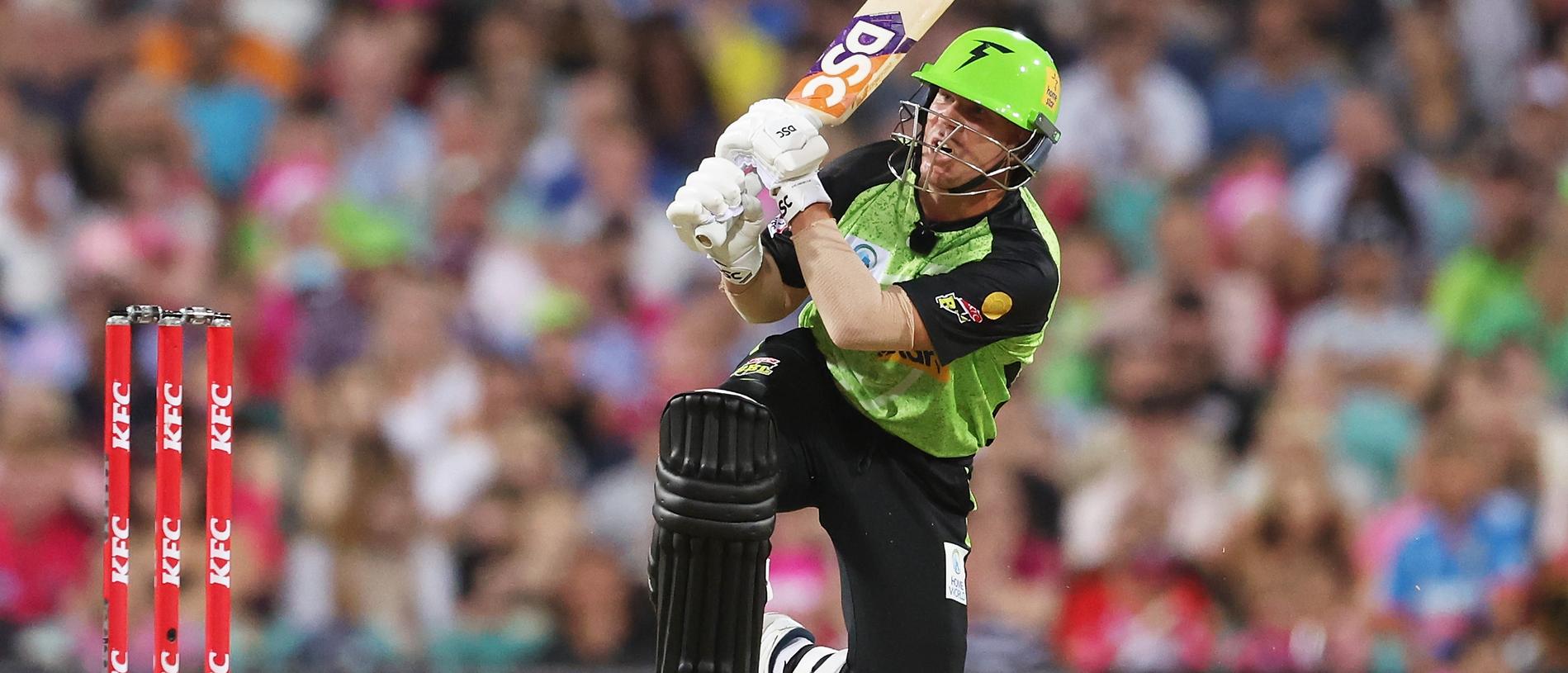 Warner's 86 and Agar's Four Wickets For Thunder to Win Over Renegades
