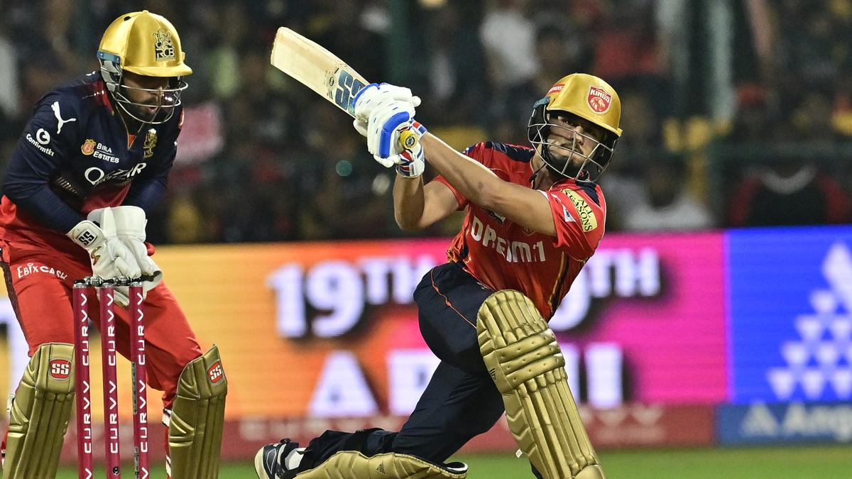  RCB vs PBKS: वर्षा से बाधित मुकाबले में नेहाल वडेरा ने जिताया पंजाब किंग्स को रोमांचक मुकाबला 