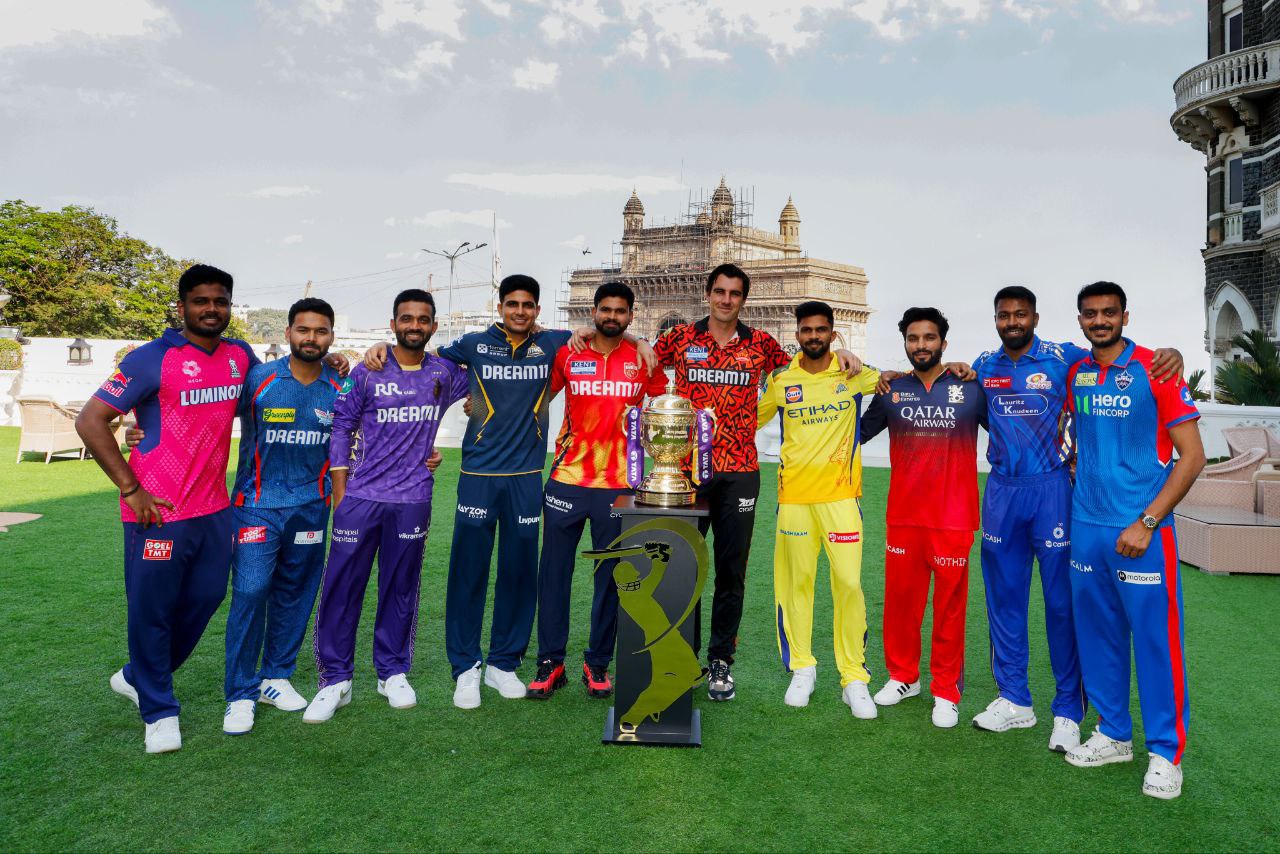 IPL 2025 Playoffs Scenario: GT, DC और RCB का प्लेऑफ्स में जाना तय? जानिए किस टीम को चाहिए कितनी और जीत
