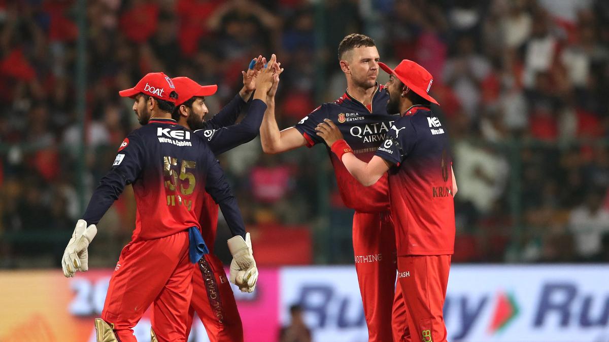RCB IPL 2025 Playoff Scenario : प्लेऑफ में पहुंचने के लिए आरसीबी को और कितनी चाहिए जीत? देखें पूरा समीकरण