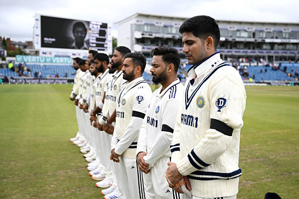 Why Are Players Wearing Black Armbands in the IND vs ENG Test on Day 5?