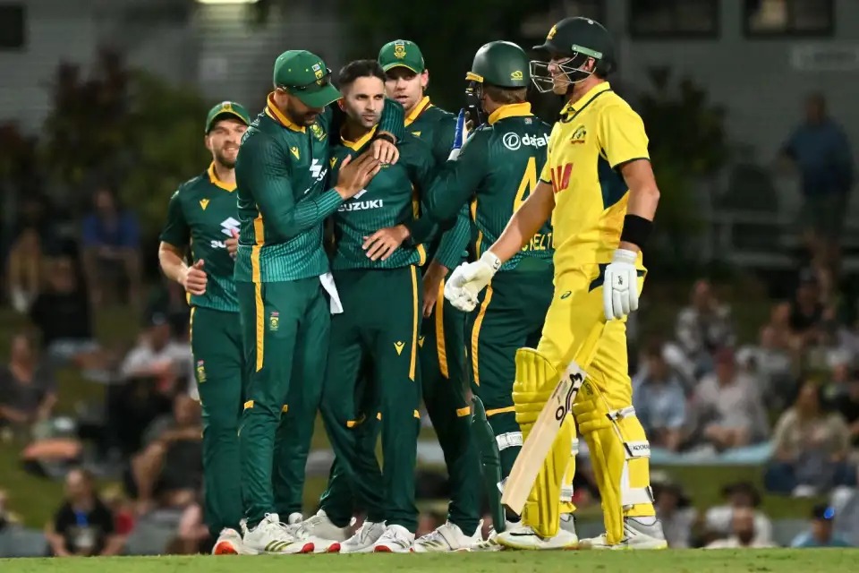SA vs AUS 2nd ODI 2025: मैच प्रीव्यू, पिच रिपोर्ट, प्लेइंग 11 और ड्रीम11 प्रेडिक्शन