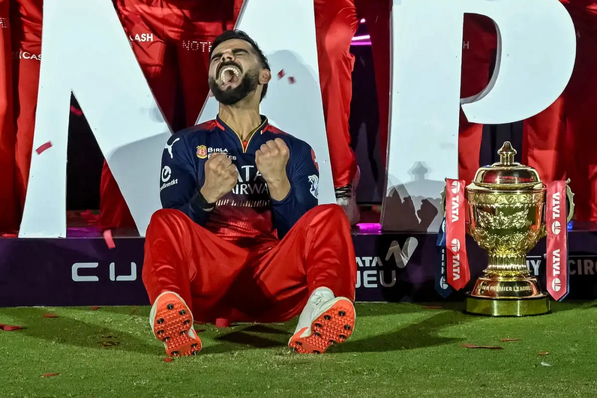  Virat Kohli Reportedly Refuses RCB Contract Ahead of IPL 2026: Reports