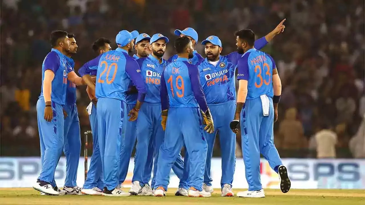 भारत बनाम दक्षिण अफ्रीका टेस्ट सीरीज़ 2025: ऋषभ पंत की वापसी, बीसीसीआई ने घोषित की 15 सदस्यीय टीम