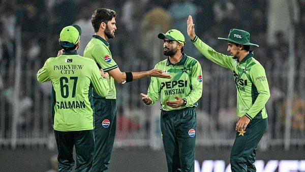 पाकिस्तान पर धीमी ओवर-रेट का जुर्माना, 1st ODI में श्रीलंका को 6 रन से हराया
