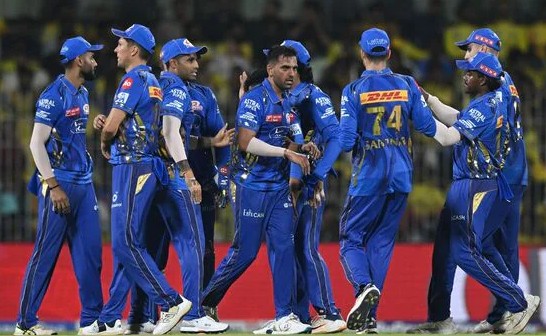 IPL 2026 मिनी ऑक्शन: मुंबई इंडियंस ₹2.75 करोड़ पर्स में किन रिलीज़्ड खिलाड़ियों को खरीद सकती है