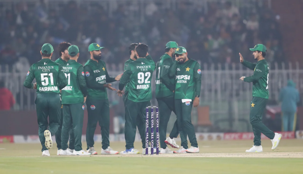 Pakistan Defeat Sri Lanka by 7 Wickets as Sahibzada Farhan Shines with 80*