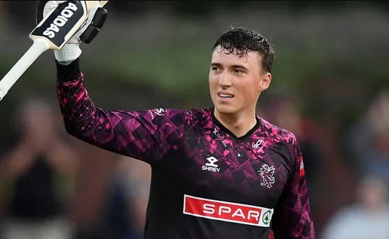 टॉम बैंटन