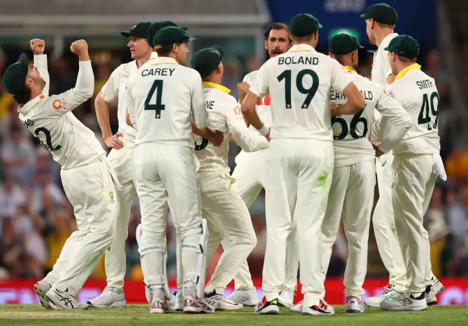 Ashes 2025-26: Ben Stokes Efforts Fall Short as Australia Thrash England, Lead 2-0 in Pink-Ball Test