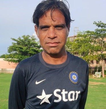 (W2) संतोष यादव