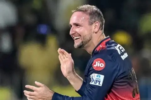 ఐపీఎల్ 2026 మాక్ వేలం: KKR వేంకటేశ్ అయ్యర్ మరియు లియామ్ లివింగ్‌స్టోన్ ను కొనుగోలు చేసింది