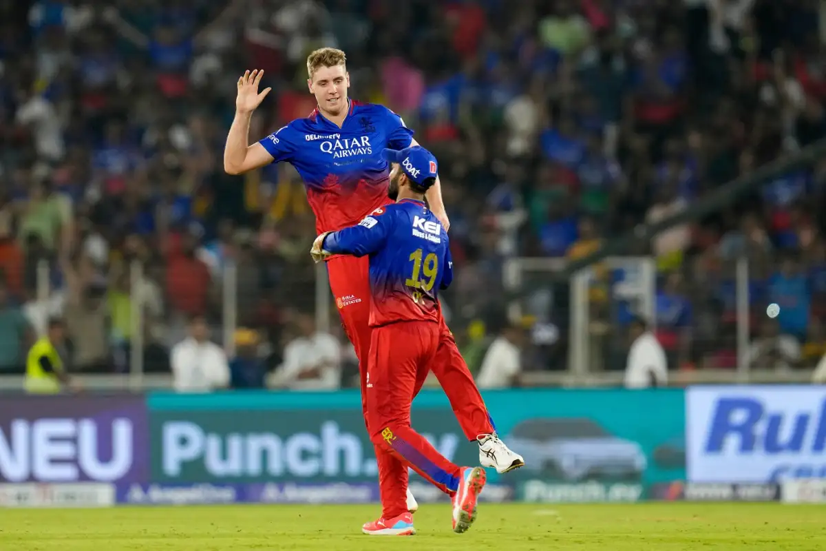 IPL 2026: कैमरन ग्रीन ने गेंदबाज़ी की उपलब्धता स्पष्ट की, प्योर बल्लेबाज़ के तौर पर रजिस्ट्रेशन के लिए मैनेजर को ठहराया ज़िम्मेदार