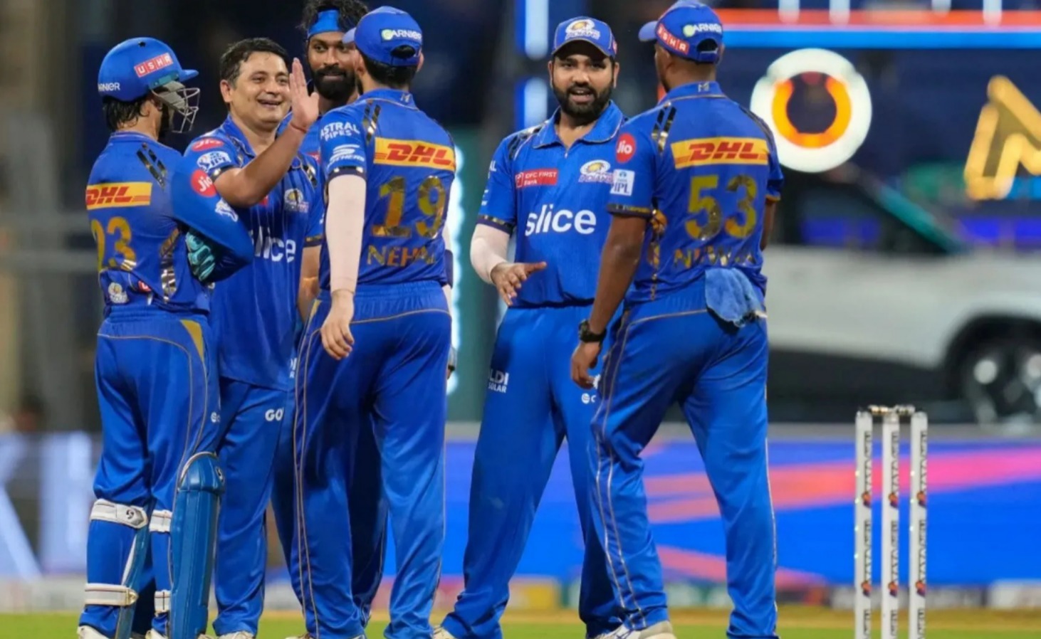 IPL 2026 మినీ వేలం: ముంబై ఇండియన్స్ తెలివిగా ఆటగాళ్లను కొనుగోలు, క్వింటన్ డికాక్ హైటైట్లో