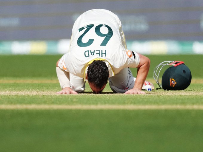 AUS vs ENG 3rd Test: ट्रैविस हेड के शतक ने ऑस्ट्रेलिया को एशेज जीतने के करीब पहुँचाया