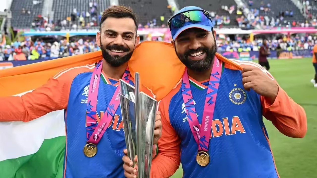 రోహిత్, కోహ్లిపై మాజీ క్రికెటర్ వ్యాఖ్యలు: నిజం చెప్పాలంటూ విజ్ఞప్తి