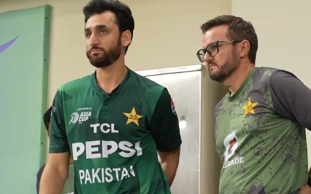 PSL 2026: मुल्तान सुल्तान्स की कमान सलमान आगा और माइक हेसन को, PCB में बड़ा फेरबदल