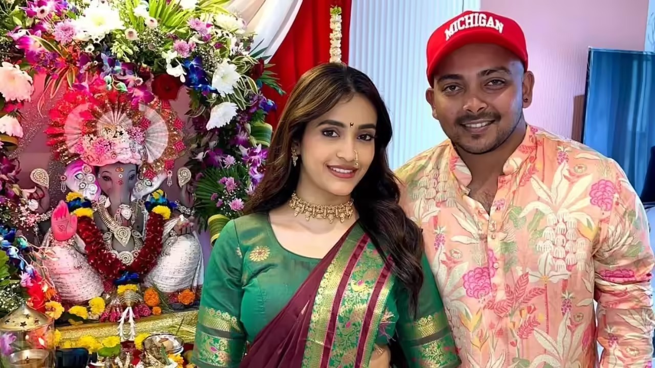 ఆకృతి అగర్వాల్‌తో రొమాంటిక్ వీడియో షేర్ చేసిన పృథ్వీ షా
