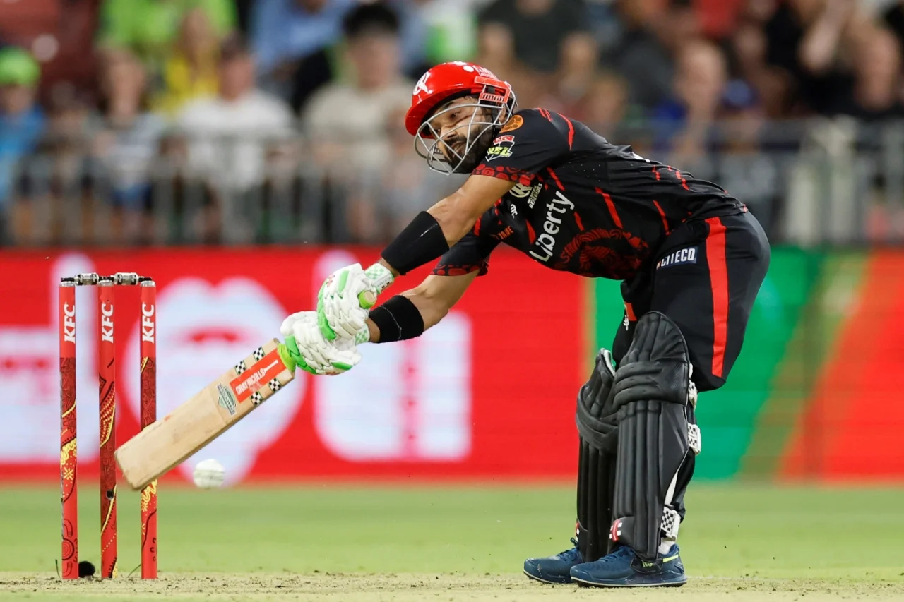 Renegades retire Mohammad Rizwan in a must-win clash against Thunder