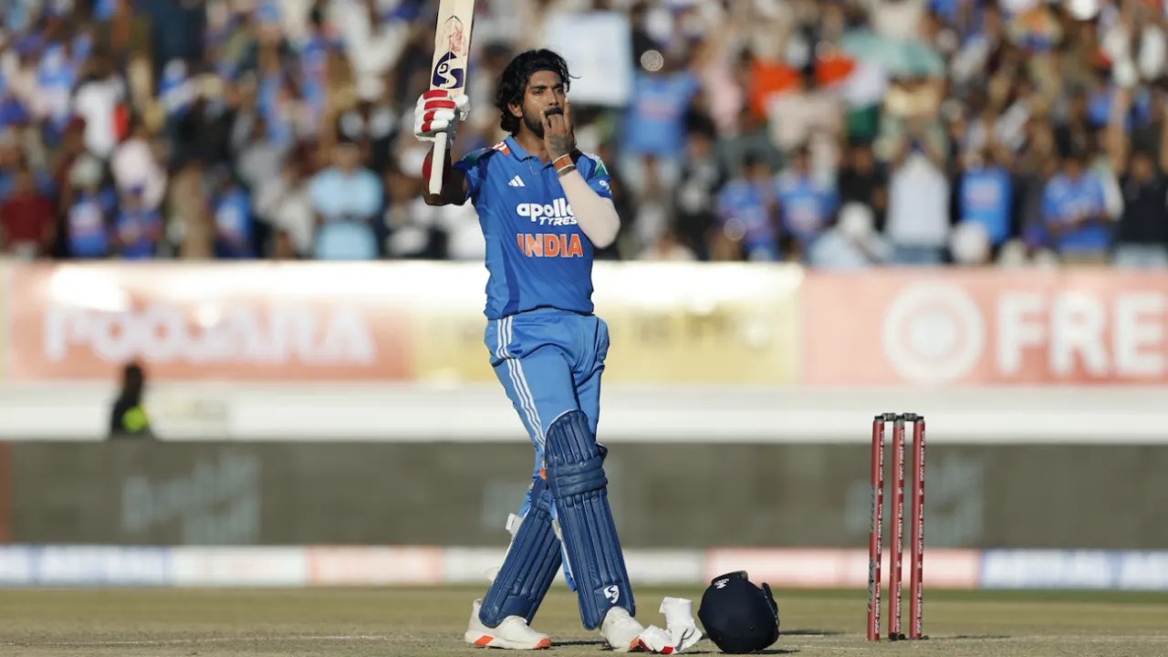 రాజ్‌కోట్‌లో కేఎల్ రాహుల్ సెంచరీ చరిత్ర సృష్టించిన తొలి భారత వన్డే బ్యాటర్
