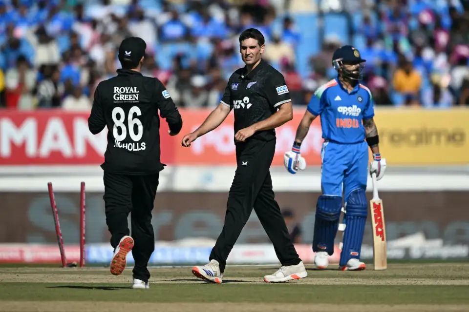 రాజ్‌కోట్ వన్డేలో న్యూజిలాండ్ ఘన విజయం సిరీస్ 1-1తో సమం