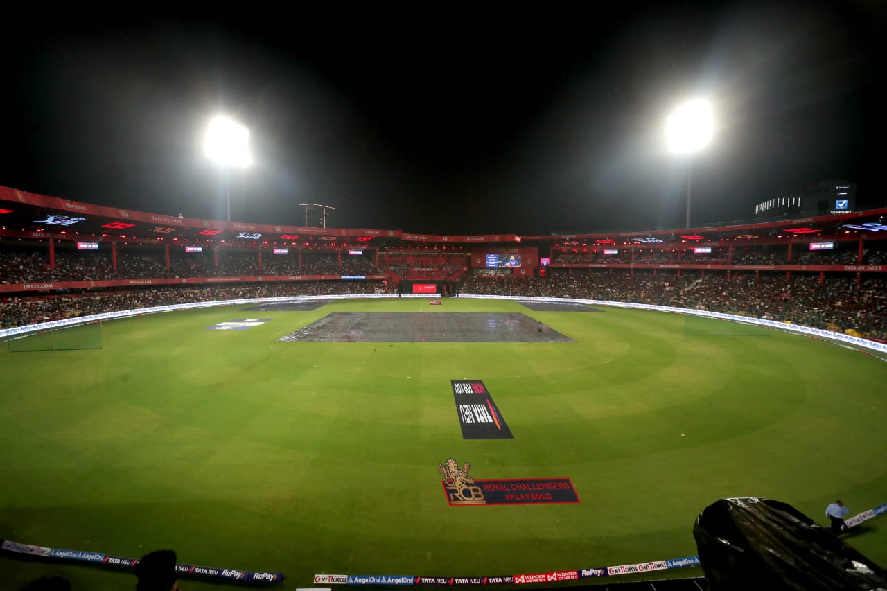 IPL 2026కు ముందు ఆర్సీబీ అభిమానులకు శుభవార్త: చిన్నస్వామి స్టేడియానికి గ్రీన్ సిగ్నల్