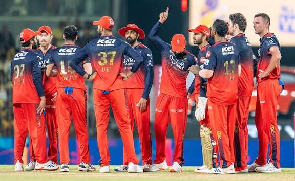 MS Dhoni Reacts to RCB’s Maiden IPL Title Win in 2025