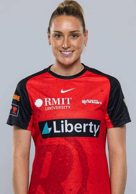  Nicole Faltum 