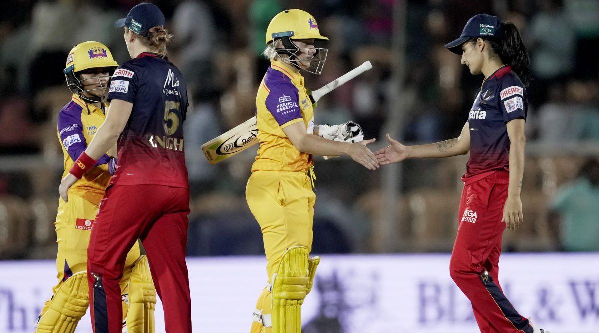 RCB ने UP वॉरियर्स को 8 विकेट से हराकर WPL 2026 फाइनल में बनाई जगह, मंधाना-हैरिस का तूफान
