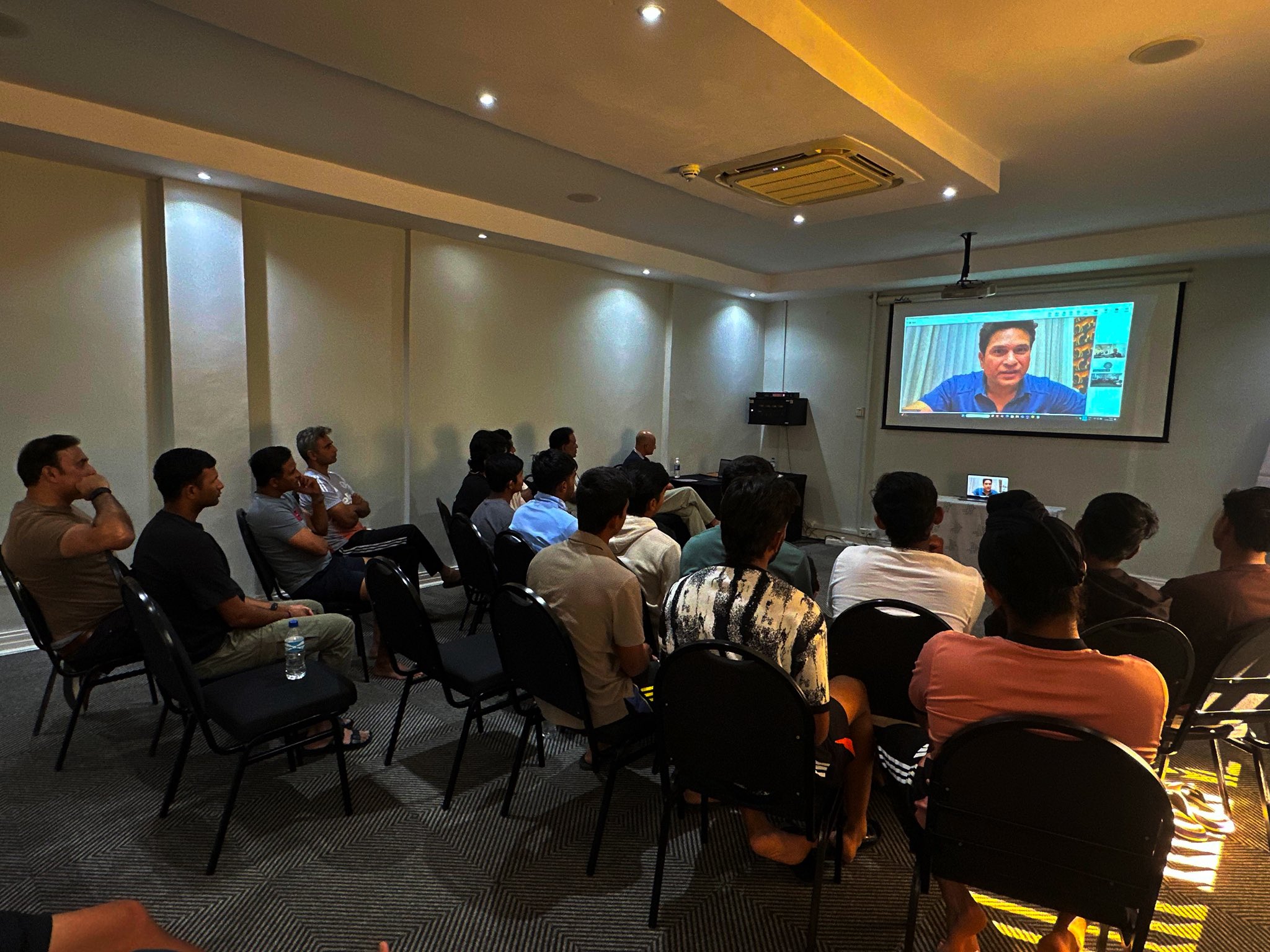 Sachin Tendulkar Holds Virtual Meeting with India U-19 Squad Ahead of Pakistan Game