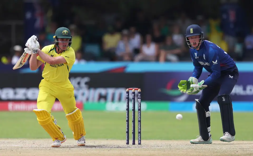 AUS U19 बनाम ENG U19, पहला सेमी फ़ाइनल ODI, U19 वर्ल्ड कप 2026: ऑस्ट्रेलिया U19 बनाम इंग्लैंड U19 - कहाँ देखें, Dream11 प्रेडिक्शन, H2H, संभावित प्लेइंग XI और मैच की पूरी जानकारी