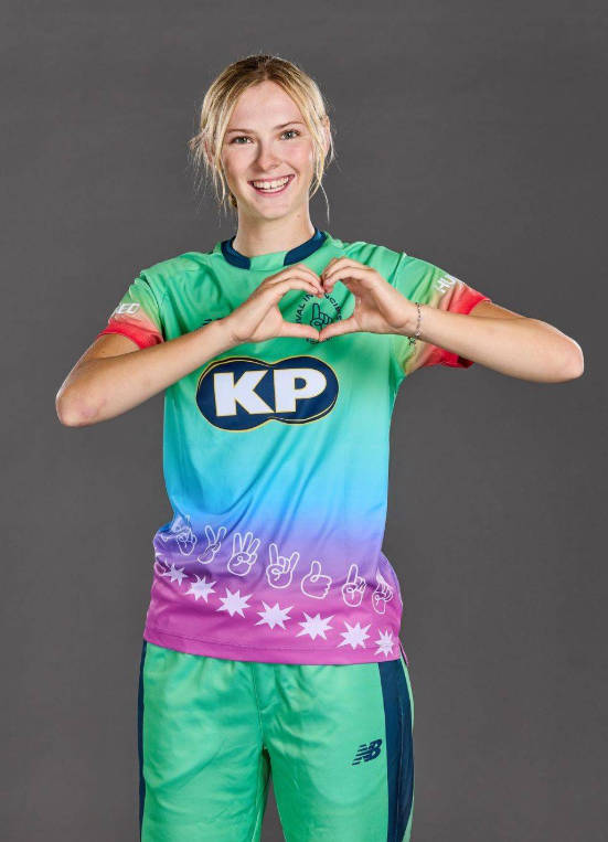 Sophia Smale 