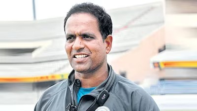 హుబ్‌బల్లీ KSCA గ్రౌండ్స్‌లో సునీల్ జోషి పేరుతో పావిలియన్ బ్లాక్