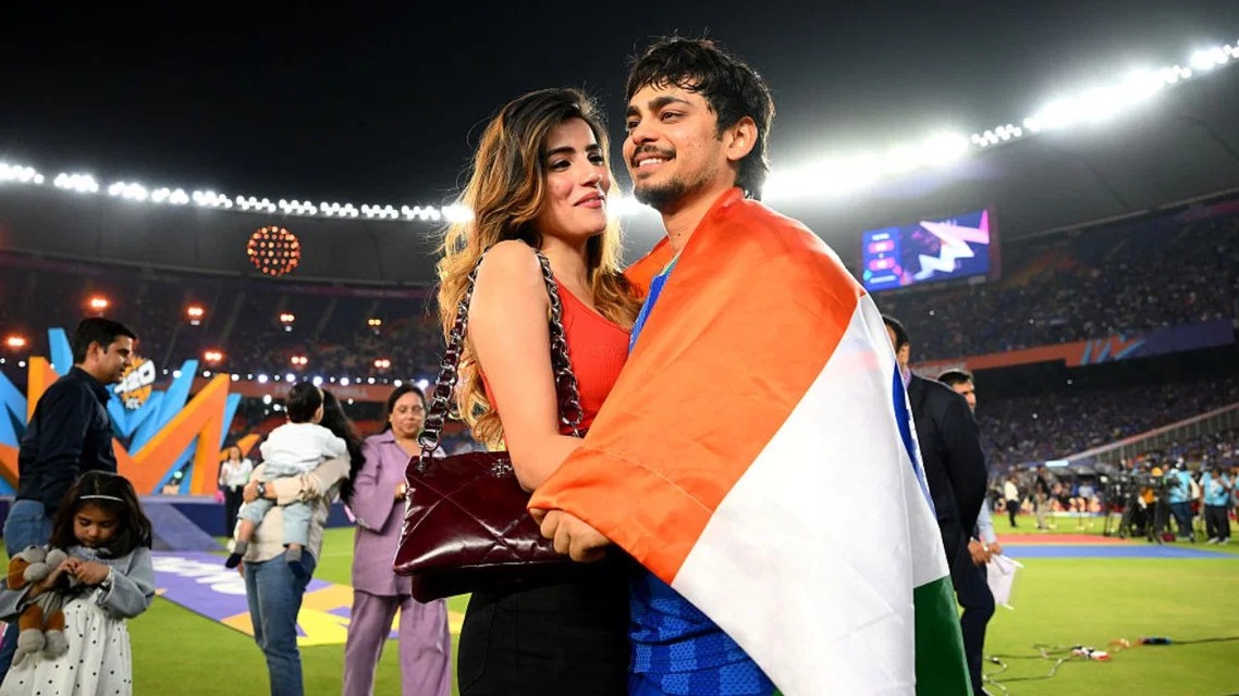 ఇషాన్ కిషన్ పెళ్లిపై తాత సంచలన వ్యాఖ్యలు అదితి హుండియాతో బంధంపై చర్చలు