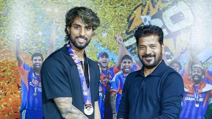 టీ20 ప్రపంచకప్ స్టార్ తిలక్ వర్మను సీఎం హైదరాబాద్‌లో సత్కరించారు