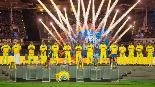 CSK ROAR 2026: चेपॉक में सजा मेगा शो, धोनी-रैना की जोड़ी ने फिर जीता दिल