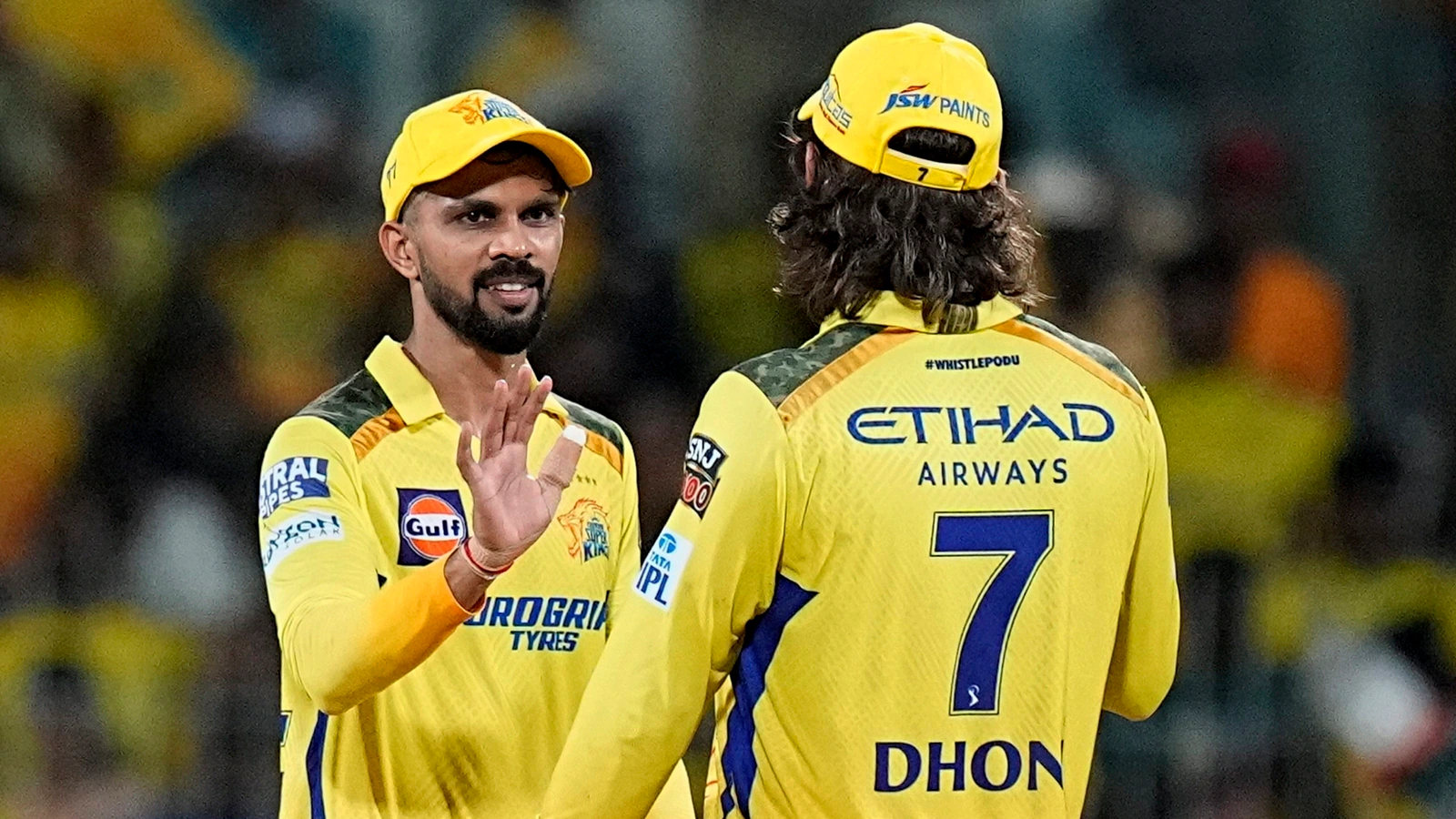 ఆర్సీబీ మ్యాచ్ లో కూడా ఆడని ధోని ఎప్పుడు తిరిగి వస్తాడు