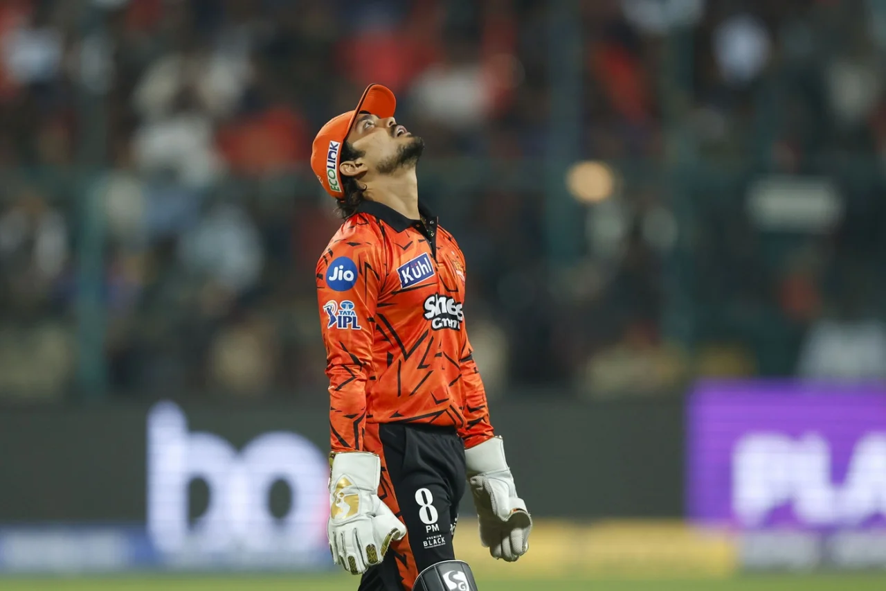 SRH Slam Controversial Umpiring in IPL 2026 After Avesh Khan Boundary Incident