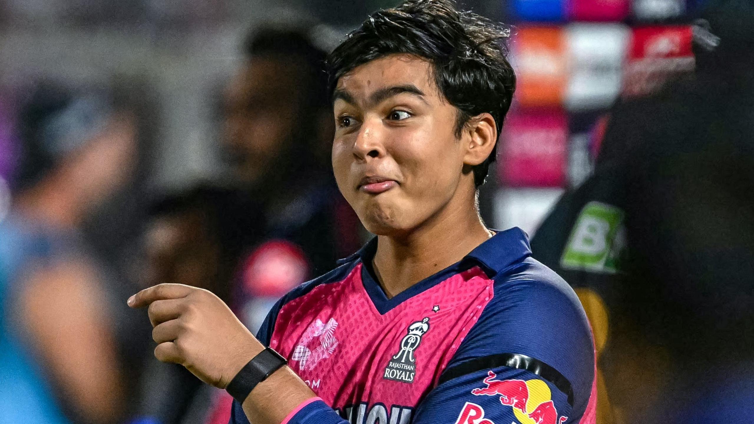 वैभव सूर्यवंशी का 'तूफान' फिर आया: RCB के खिलाफ मात्र 15 गेंदों में जड़ा ऐतिहासिक अर्धशतक!