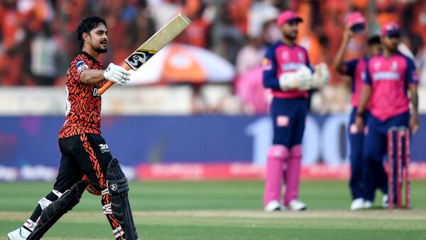 IPL 2026: SRH बनाम RR मैच के टिकट कैसे बुक करें? जानें तारीख, कीमत और बुकिंग प्रक्रिया