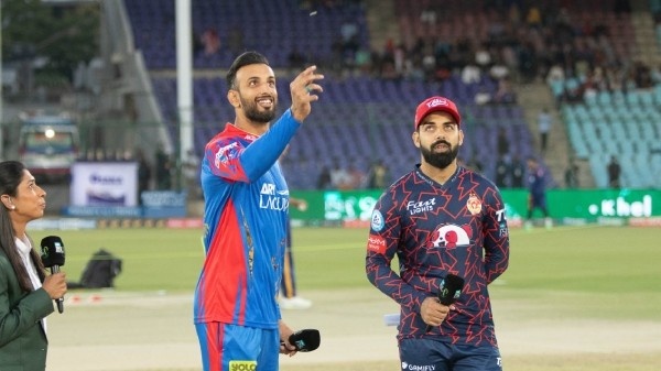 PSL 2026: समीर मिन्हास का तूफान, इस्लामाबाद यूनाइटेड ने कराची किंग्स को 8 विकेट से रौंदा