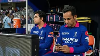 డగౌట్ లో ఫోన్ వాడినందుకు రోమీ భిందర్ పై జరిమానా