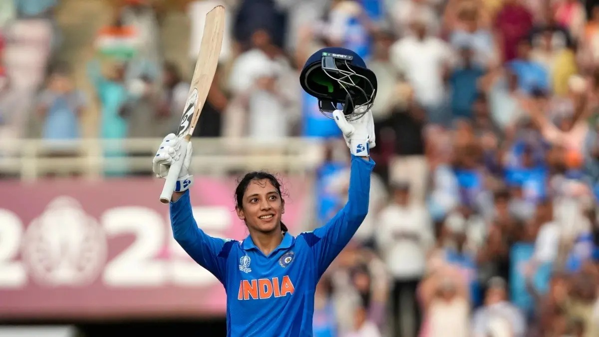 స్మృతి మంధానా టీ20 చరిత్ర సృష్టించింది కోహ్లీ రోహిత్ రికార్డులు దాటింది