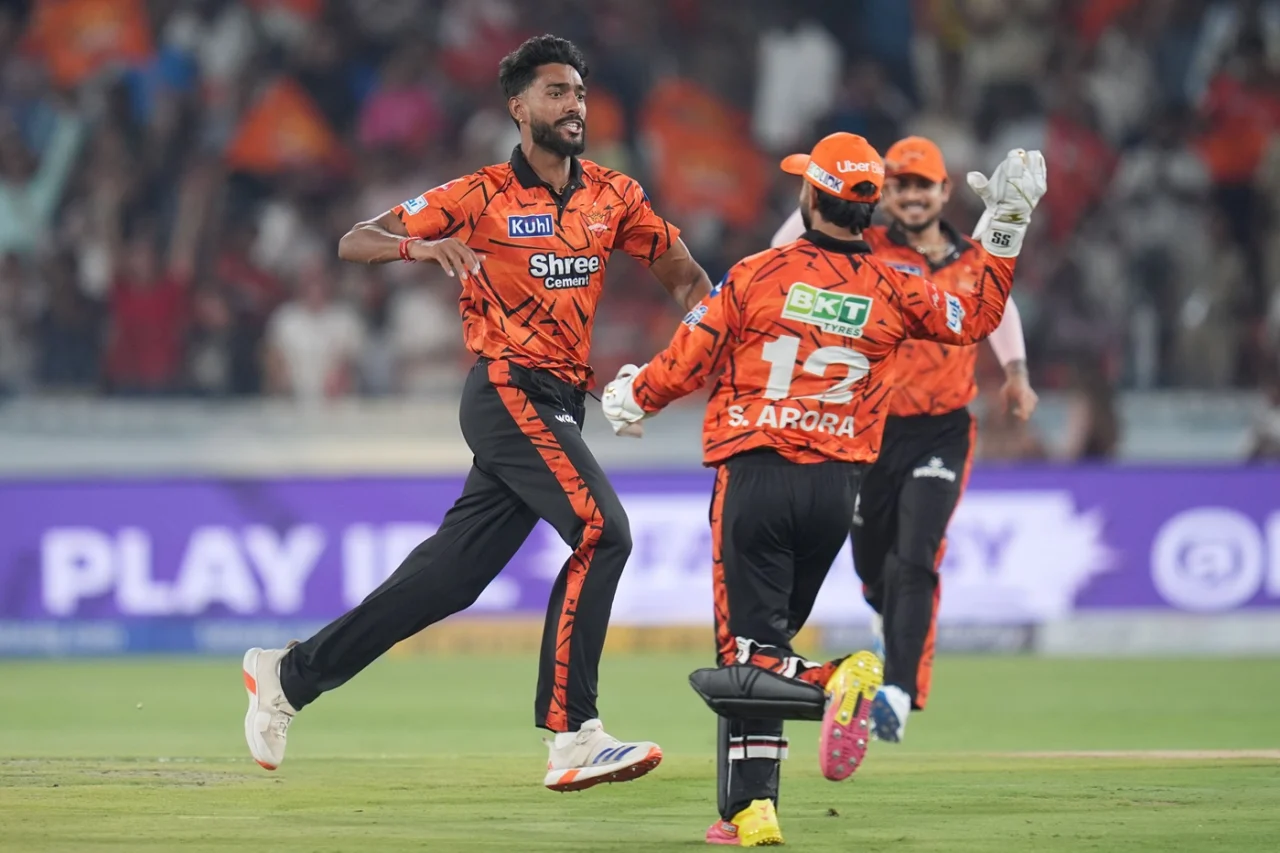 Sunrisers Hyderabad Hold Nerve to Defeat Chennai Super Kings by 10 Runs