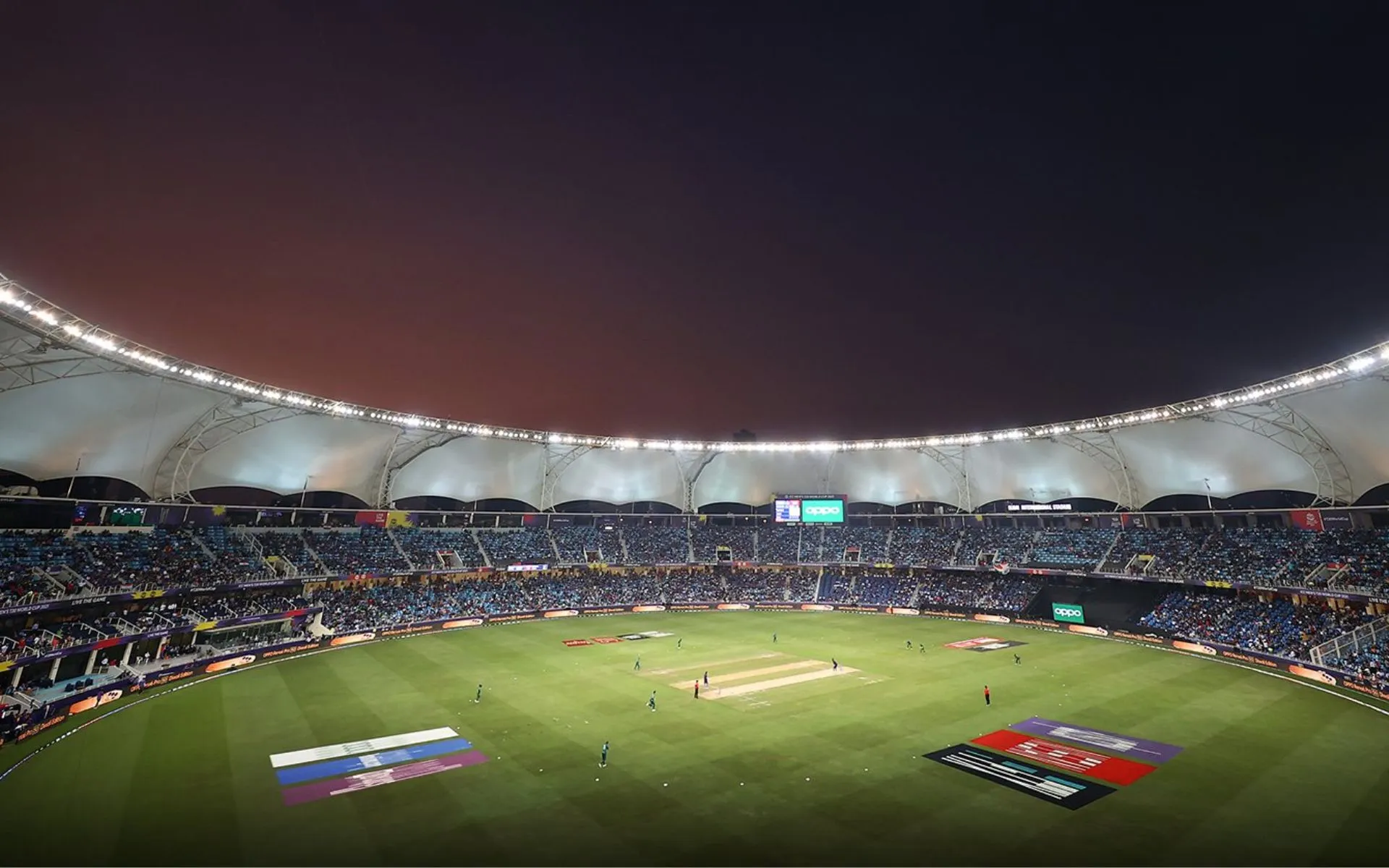IPL 2026 में रनों की बारिश: क्या 'बैटिंग फ्रेंडली' पिचें गेंदबाजों का वजूद खत्म कर रही हैं?