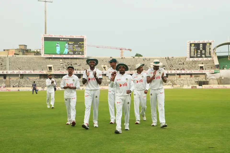 Bangladesh vs Pakistan: మెహిదీ ఐదు వికెట్లతో పాక్ కుప్పకూలింది