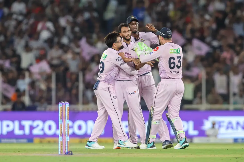 IPL 2026: SRH के बैटिंग कोलैप्स के बाद गुजरात टाइटन्स ने पहला स्थान हासिल किया; सबसे ज़्यादा रन और सबसे ज़्यादा विकेट
