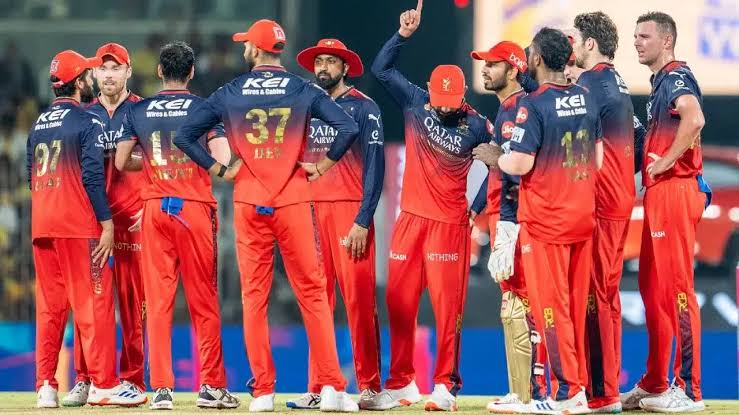 क्या आरसीबी का सपना फिर टूटेगा? वो कमजोरियां जो उनसे छीन सकती हैं IPL की ट्रॉफी