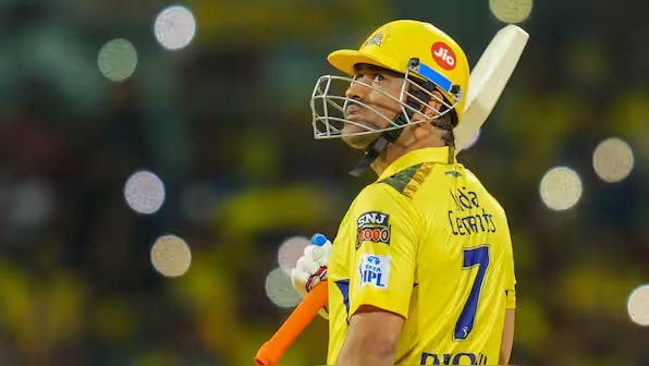 বুড়ো আঙুলের চোটে বাইরে Dhoni, দিলেন Hussey বড় আপডেট