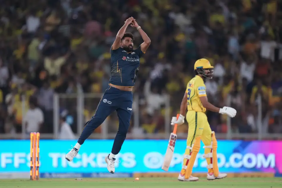 IPL 2026 में सबसे ज्यादा विकेट: चेन्नई सुपर किंग्स के खिलाफ मोहम्मद सिराज की घातक गेंदबाज़ी का जलवा